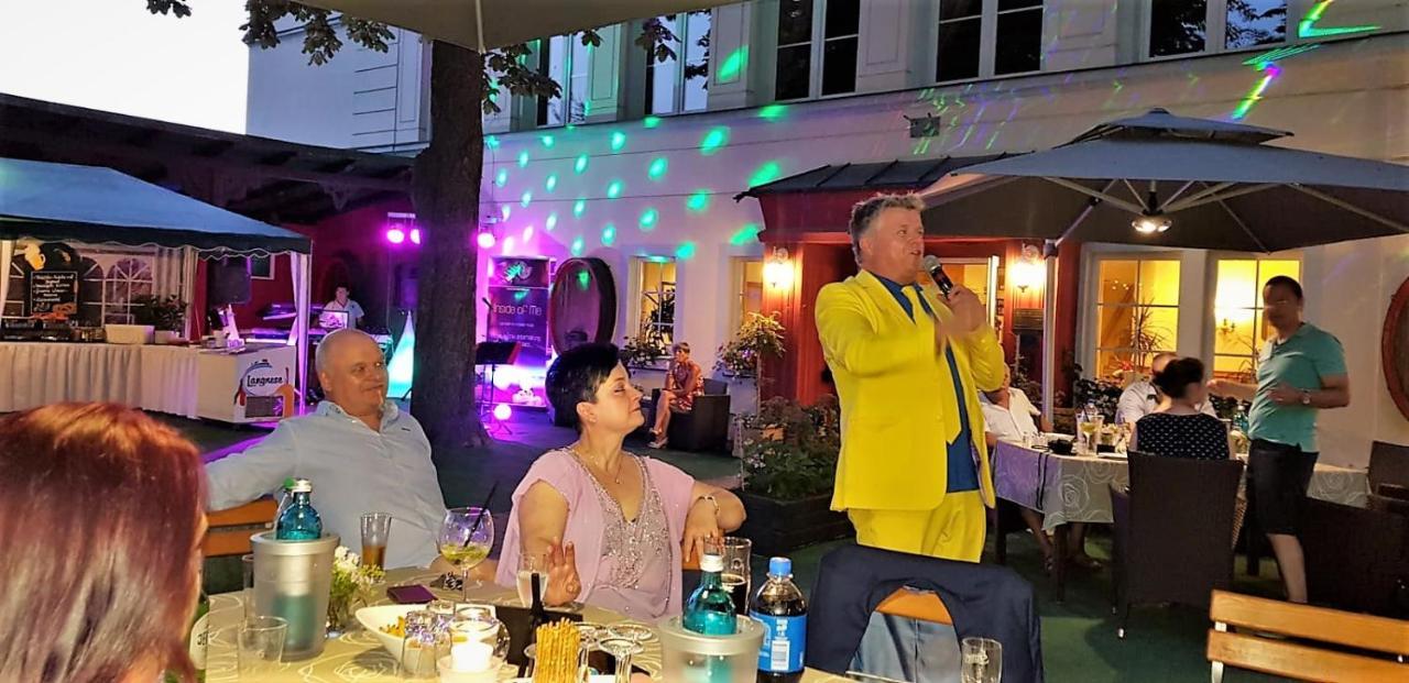 Hotel Weisse Taube Döbeln Eksteriør billede