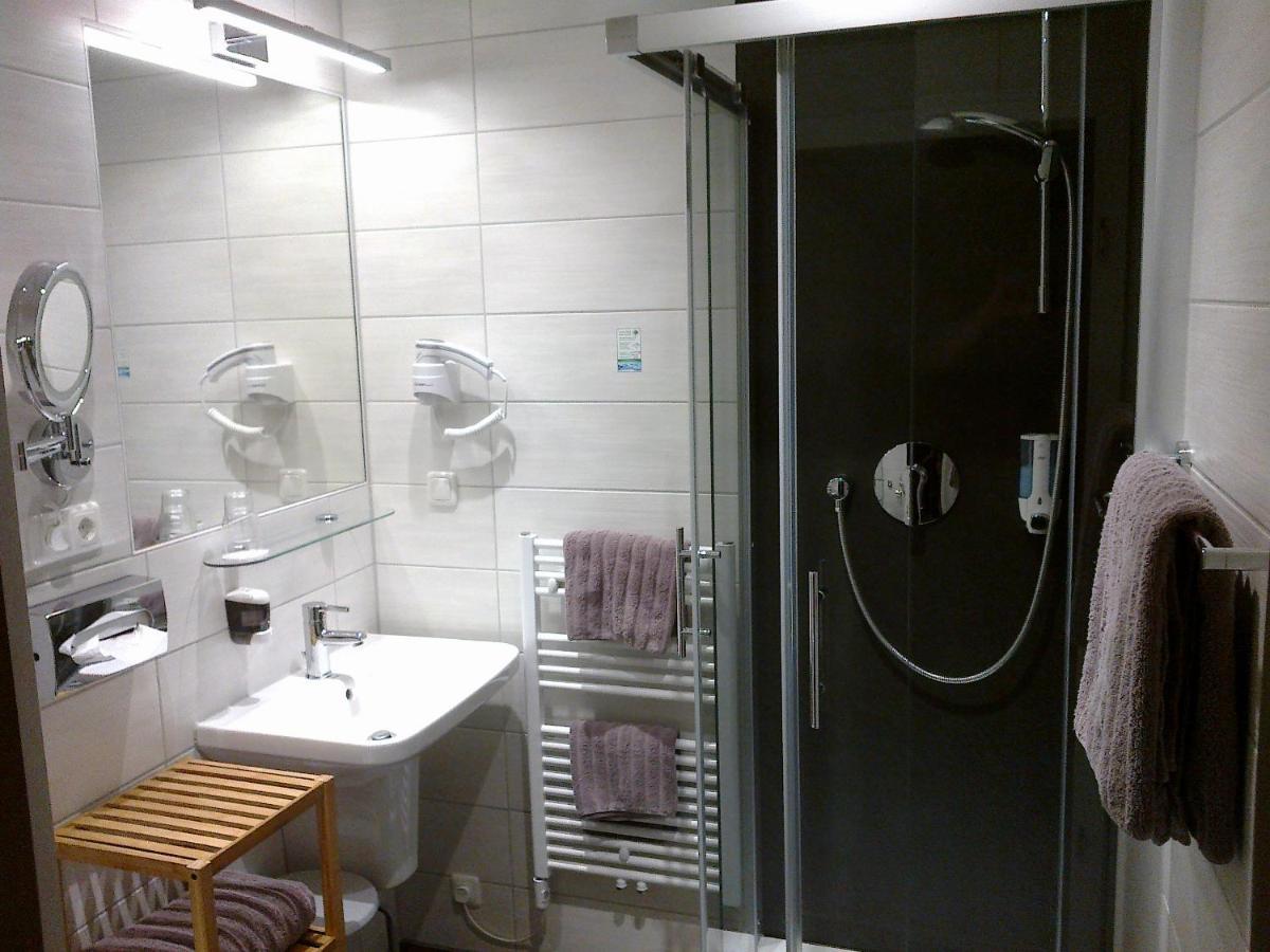 Hotel Weisse Taube Döbeln Eksteriør billede