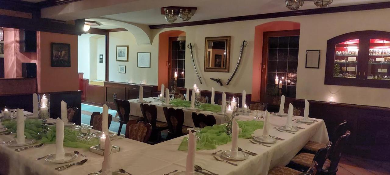 Hotel Weisse Taube Döbeln Eksteriør billede